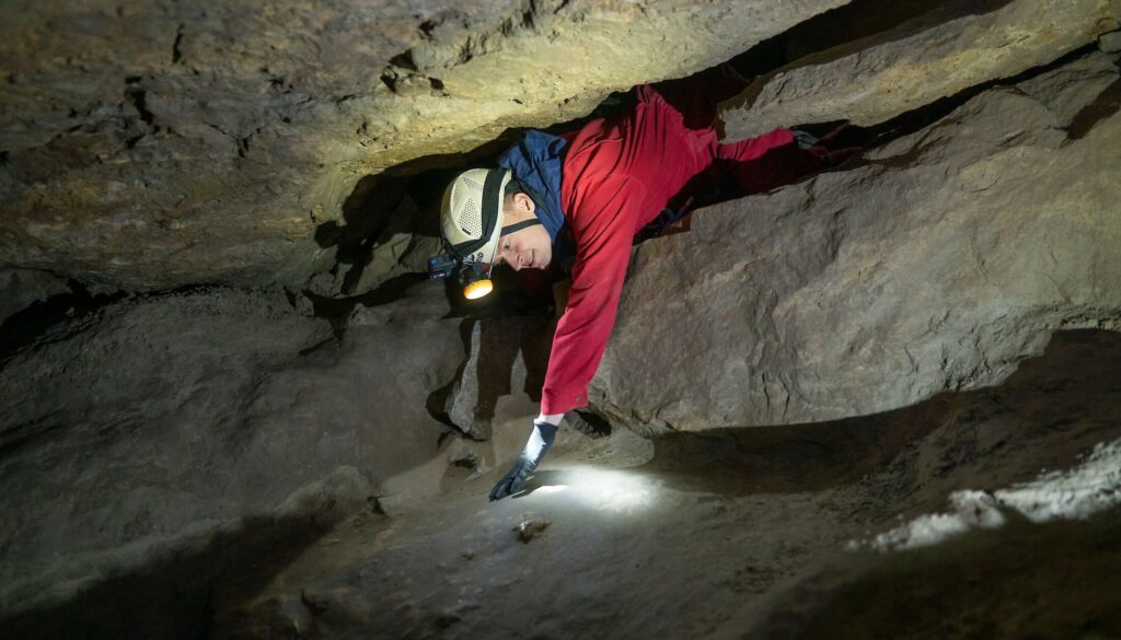 yt-youtube-to-mp3 | Experiencing a Cave Exploration Tour